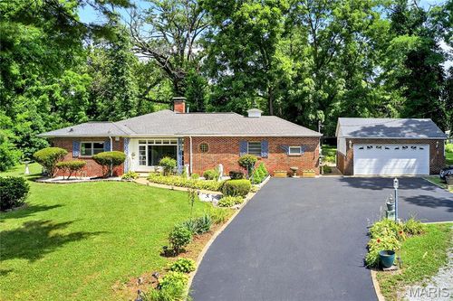 351 N 66th St, Belleville, IL, 62223-3953 | Card Image