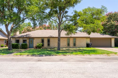 517 S Kirby St, Pilot Point, TX, 76258-4437 | Card Image