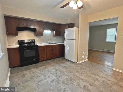 apt-4-5 Commercial Dr, CAMP HILL, PA, 17011-7512 | Card Image