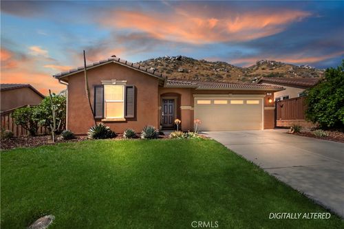 852 Yukon Dr, San Jacinto, CA, 92582-2747 | Card Image