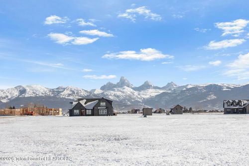 2413 Daydream Dr, Tetonia, ID, 83452-4800 | Card Image