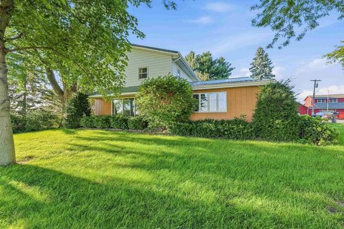 W7274 Hwy 33, OAK GROVE, WI, 53916 | Card Image