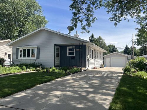 590 E 10th Street, Fond Du Lac, WI, 54935 | Card Image