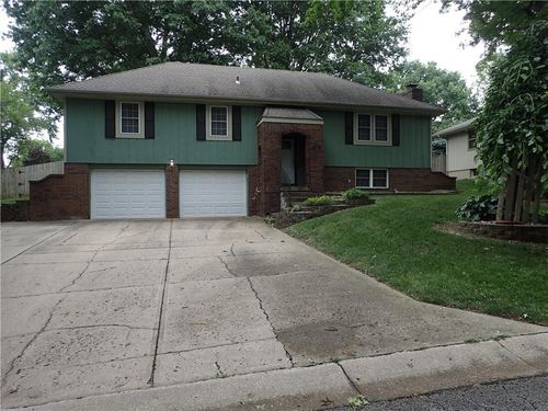 1608 Sw 20th St, Blue Springs, MO, 64015-5215 | Card Image