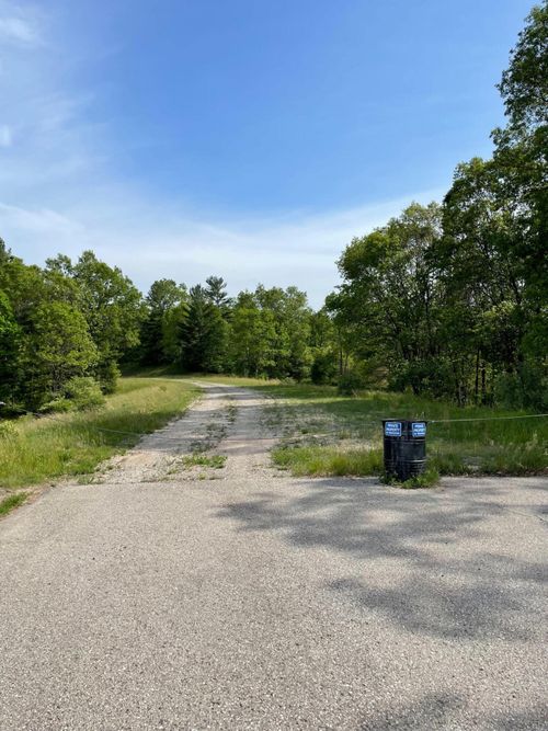 9 5th St, Eastlake, MI, 49626-9802 | Card Image