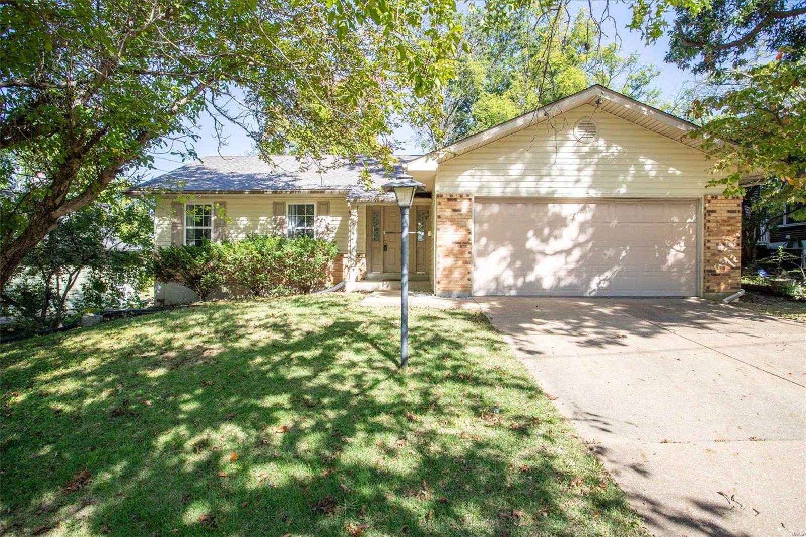 Cantabrian Ct, Florissant, MO 63033