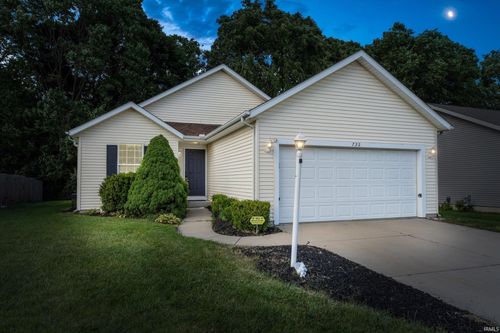 732 Prism Valley Dr, Mishawaka, IN, 46544-5798 | Card Image