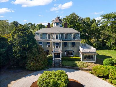 35 Westford Avenue, House other with 5 bedrooms, 3 bathrooms and 5 parking in Warwick RI | Image 2