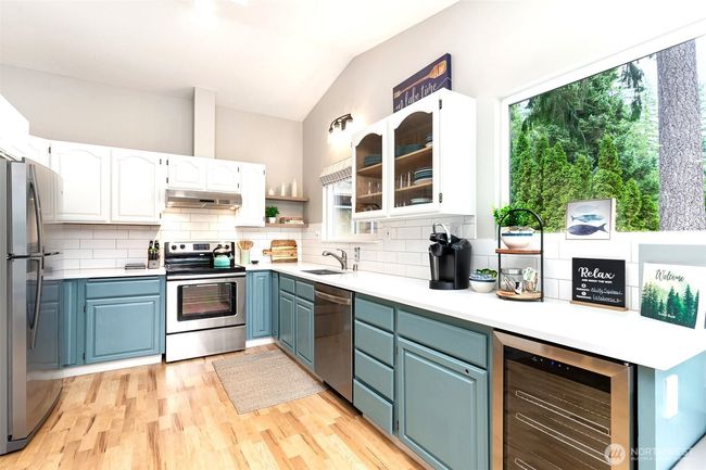 Extended kitchen with 2nd beverage fridge | Image 20