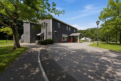 56 Westchester Ave, Pound Ridge, NY, 10576-2147 | Card Image