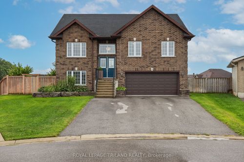 38 Tompkins Crt, Norwich, ON, N0J1P0 | Card Image