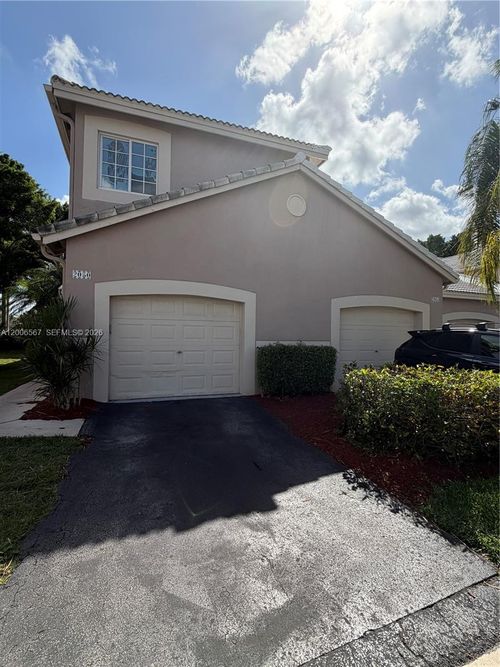 2050 Madeira Dr, Weston, FL, 33327-1916 | Card Image