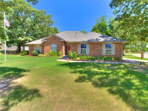 154 Woodlands Dr, Harrah, OK, 73045-9425 | Card Image