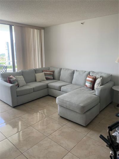 1819 - 20225 Ne 34 Ct, Condo with 2 bedrooms, 2 bathrooms and null parking in Aventura FL | Image 3