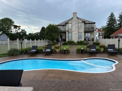 177 Biddle Ave, Wyandotte, MI, 48192-2512 | Card Image