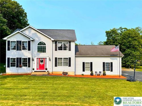 968 Renaldi Rd, Wind Gap, PA, 18091-9653 | Card Image