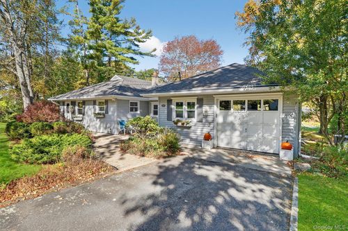520 Elizabeth Rd, Yorktown Heights, NY, 10598-3406 | Card Image