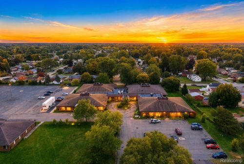 8560 N Silvery Lane, Dearborn Heights, MI, 48127 | Card Image