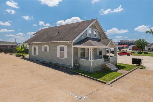 911 Cherry St, Chillicothe, MO, 64601-2213 | Card Image