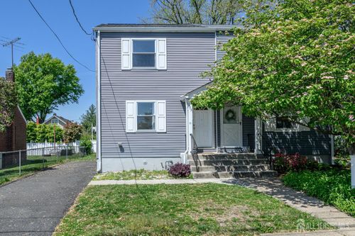 573 Garden Ave, Woodbridge, NJ, 07095-3850 | Card Image