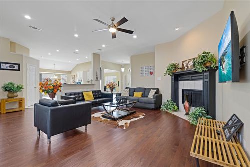 335 Linhurst Dr, Murphy, TX, 75094-4426 | Card Image