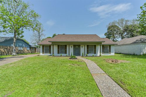 306 Red Bud Ln, Baytown, TX, 77520-1237 | Card Image