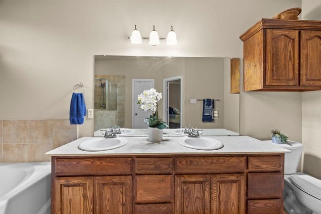 Master Bath with Dual Sinks | Image 20
