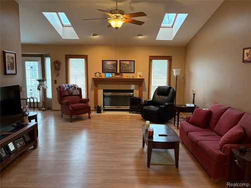 41365 Fortuna Dr E, Clinton Township, MI, 48038-2238 | Card Image