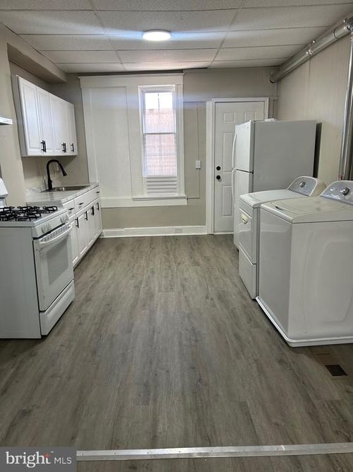 803 N Port St, BALTIMORE, MD, 21205-1623 | Card Image