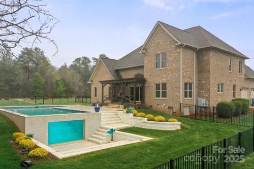 1012 Harper Lee Dr, Newton, NC, 28658-9203 | Card Image