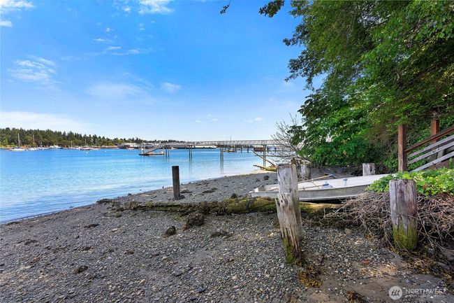 5940 Rose Loop Ne, House other with 3 bedrooms, 3 bathrooms and null parking in Bainbridge Island WA | Image 37