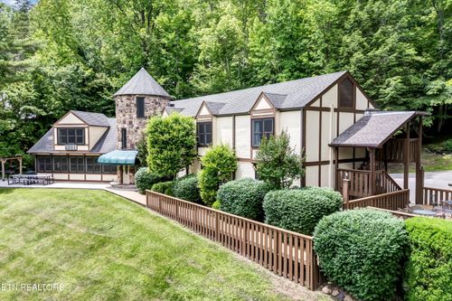 3950 Castle Rd, Gatlinburg, TN, 37738-6321 | Card Image