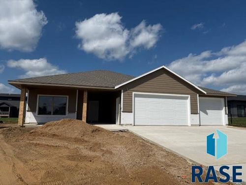 5406 W Colonial Ct, Sioux Falls, SD, 57107-0476 | Card Image