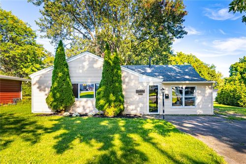 154 Hyde Pkwy, Palmyra, NY, 14522-1236 | Card Image