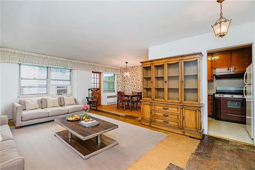 8e-1935 Shore Pkwy, Brooklyn, NY, 11214-7117 | Card Image