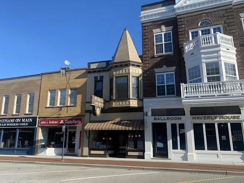 216 Main St, Woodstock, IL, 60098-3214 | Card Image