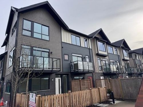 32-4337 Boundary Rd, Richmond, BC, V6V0C4 | Card Image