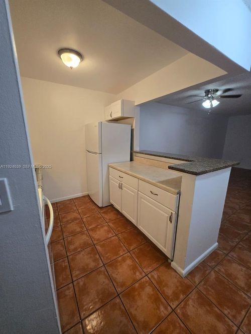 apt-201-6094 Forest Hill Blvd, West Palm Beach, FL, 33415-6242 | Card Image