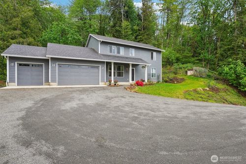 250 Sylvan Way, Longview, WA, 98632-9176 | Card Image