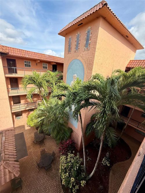 408-610 Tennis Club Dr, Fort Lauderdale, FL, 33311-4053 | Card Image