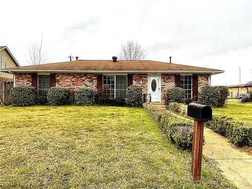 2204 Greenway Dr, Alexandria, LA, 71301-3005 | Card Image