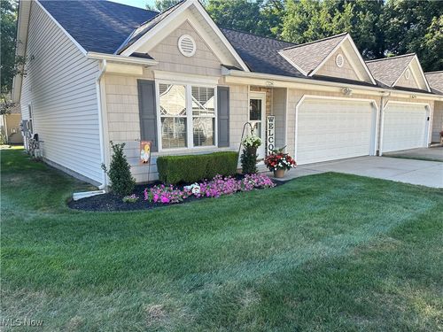 728 Rivers Edge Ln, Painesville, OH, 44077-3762 | Card Image