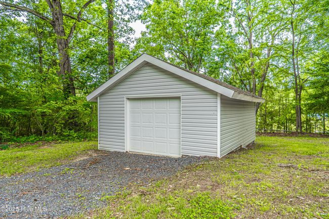 2396 Putnam Glendon Rd, House other with 3 bedrooms, 2 bathrooms and 2 parking in Carthage NC | Image 42
