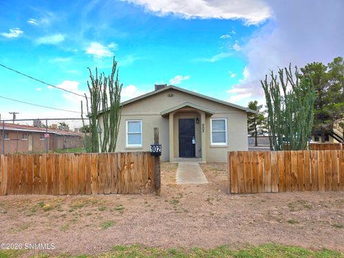 902 Foster Rd, Las Cruces, NM, 88001-3735 | Card Image