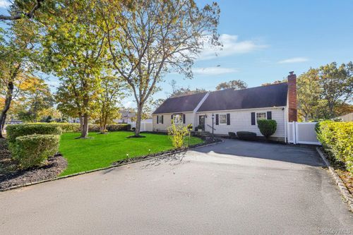 566 Elder Ln, Ronkonkoma, NY, 11779-6021 | Card Image