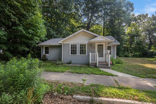 555 Prospect St, South Haven, MI, 49090-1873 | Card Image