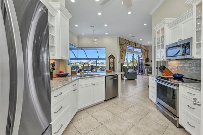 15490 Seafoam Cir, House other with 3 bedrooms, 3 bathrooms and null parking in PORT CHARLOTTE FL | Image 20