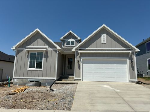 195 E 580 N, Providence, UT, 84332-3504 | Card Image