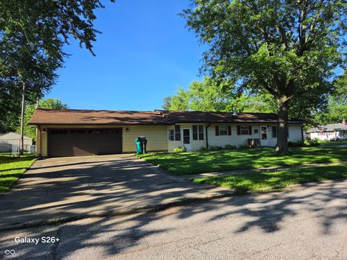 423 Janet Dr, Brownsburg, IN, 46112-1521 | Card Image