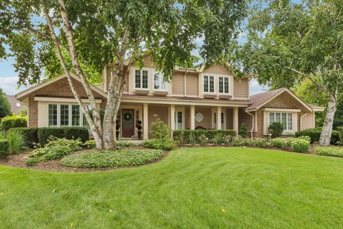 5631 Gatewood Ln, Greendale, WI, 53129-1506 | Card Image